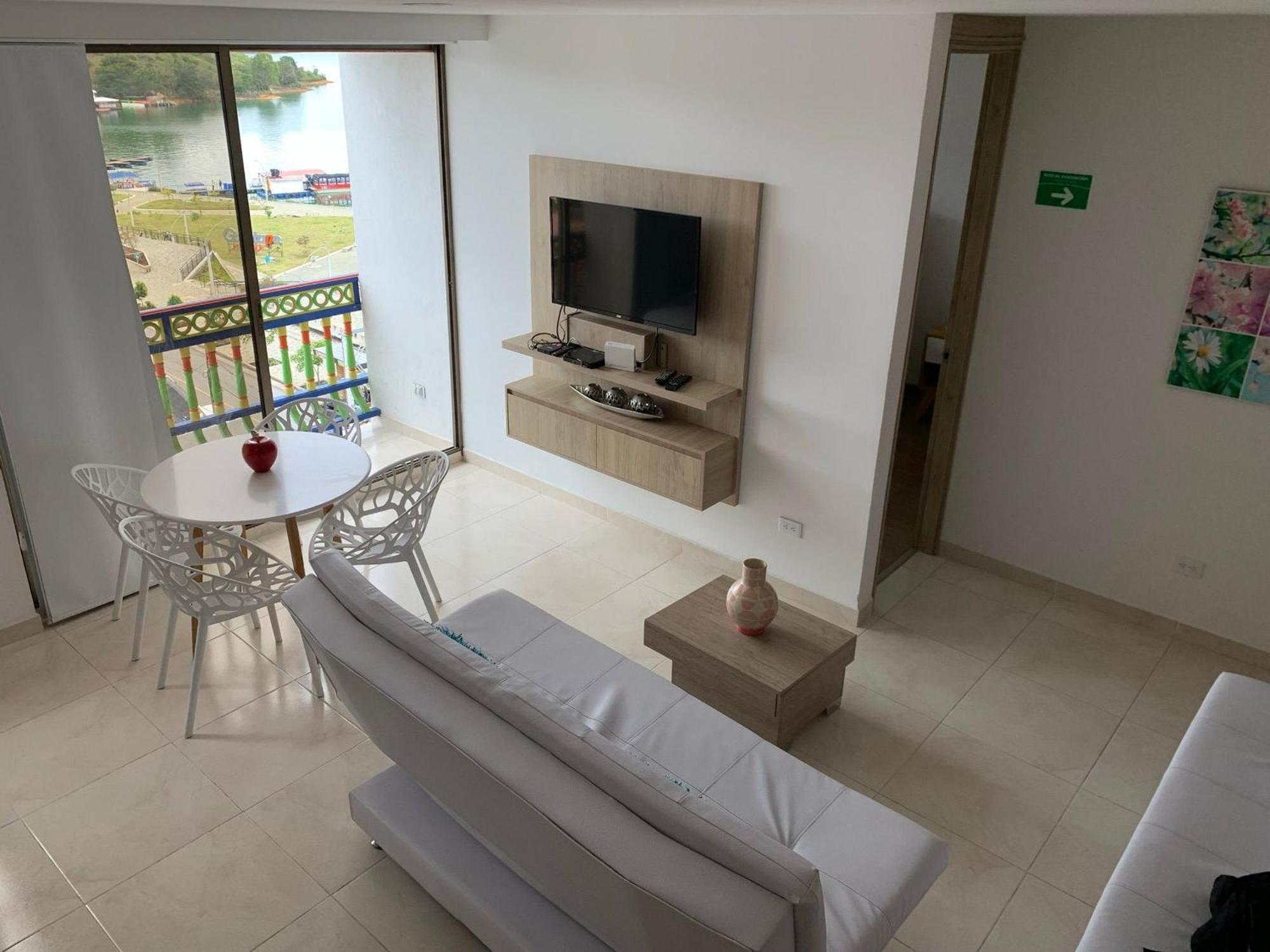 Apartamentos San Jose Vistal Al Lago, Cerca Del Parque. Guatape. Exterior photo