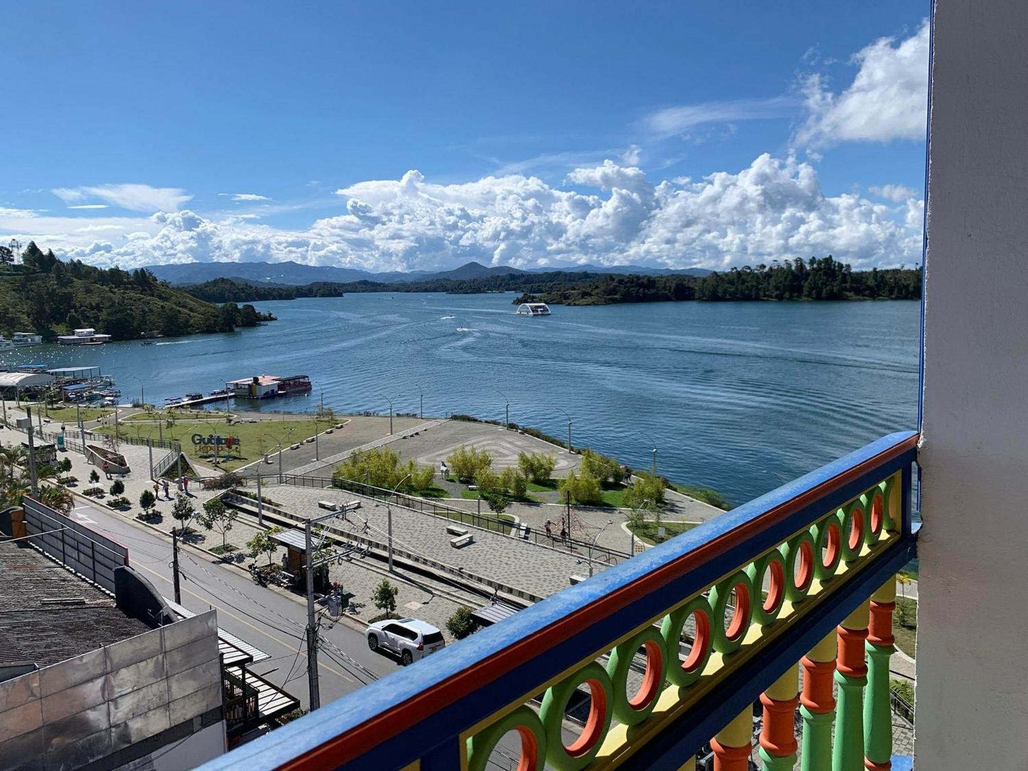 Apartamentos San Jose Vistal Al Lago, Cerca Del Parque. Guatape. Exterior photo